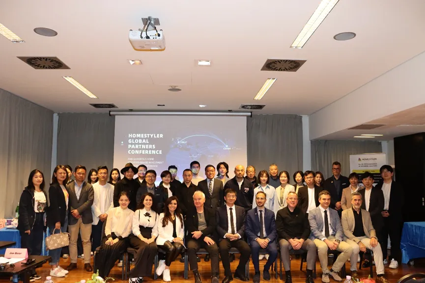 米蘭掀起“3D+AI”科技熱潮，居然之家攜手居然設計家亮相第62屆米蘭國際家具展